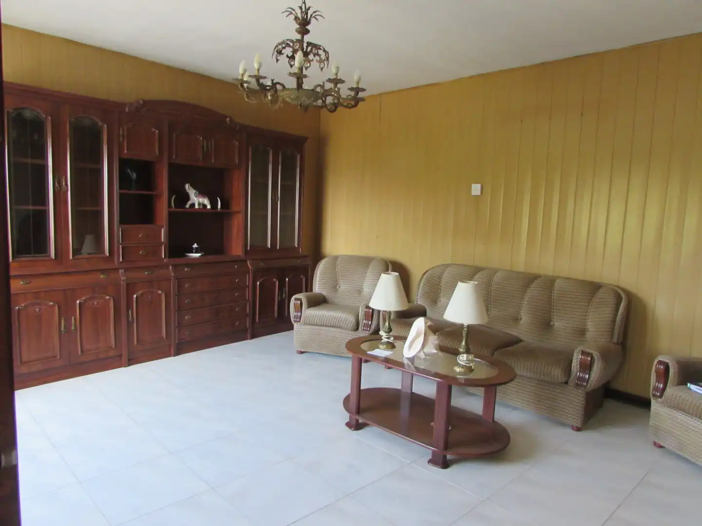 Sala d'estar de Casa o xalet en venda en Ferrol amb Calefacció i Jardí privat