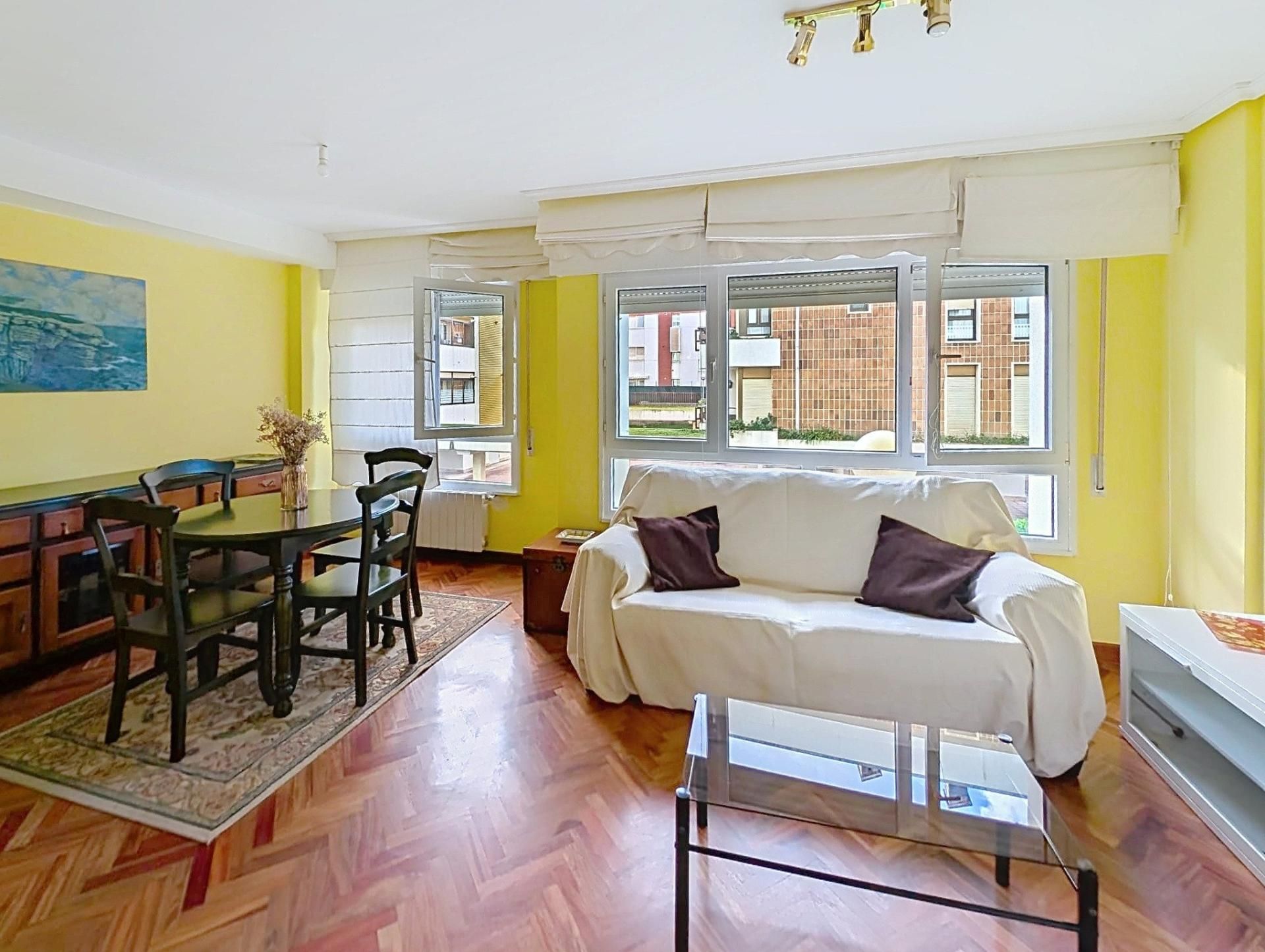 Living room of Flat for sale in Santander  with Heating