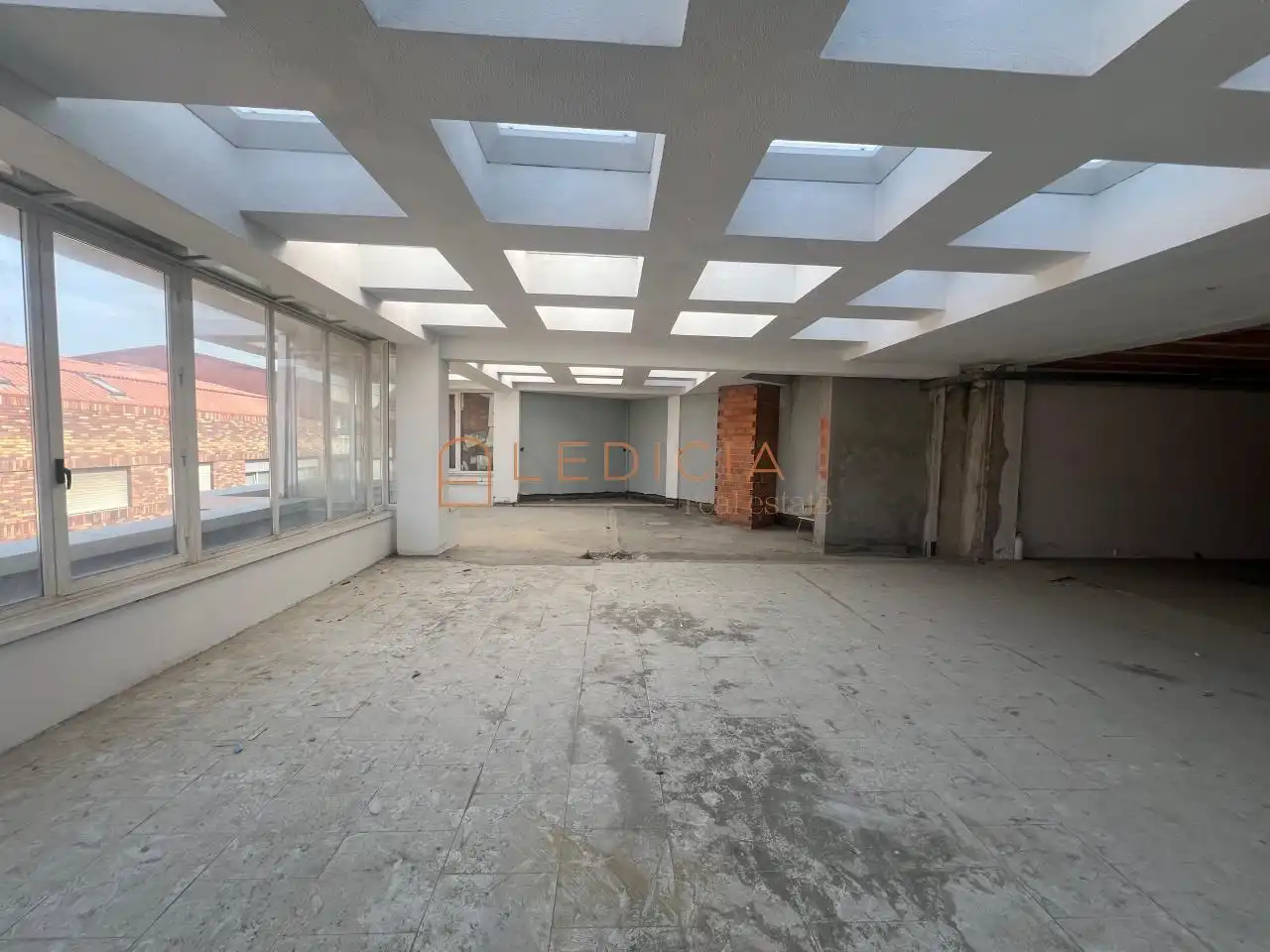 Local comercial de lloguer a Pi y Margall