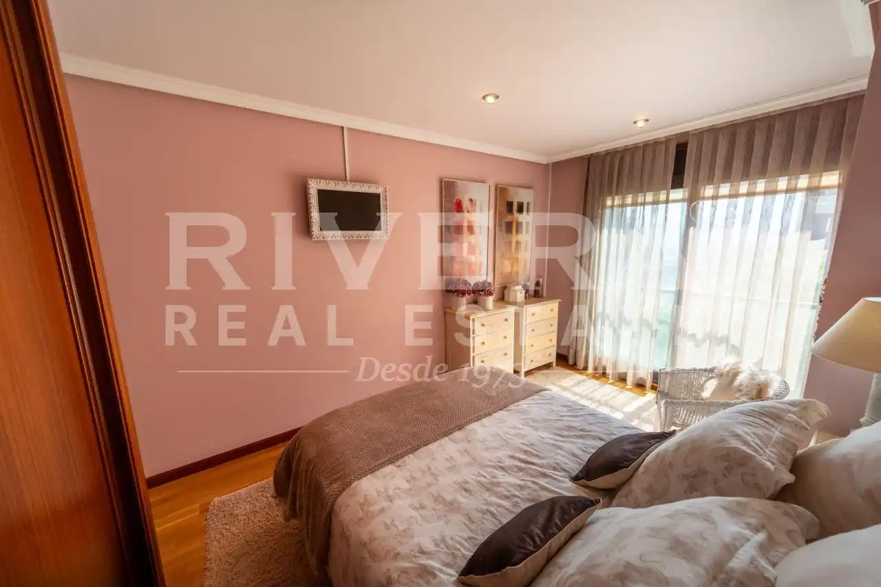 Bedroom of Flat for sale in Vigo   with Heating, Parquet flooring and Storage room