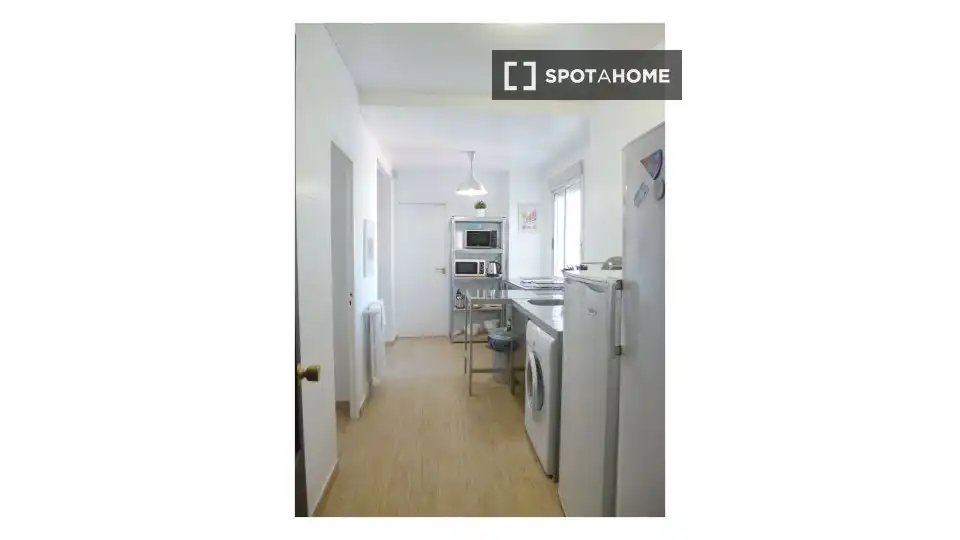 Cocina de Piso de alquiler en Zaragoza con Aire acondicionado, Calefacción y Amueblado