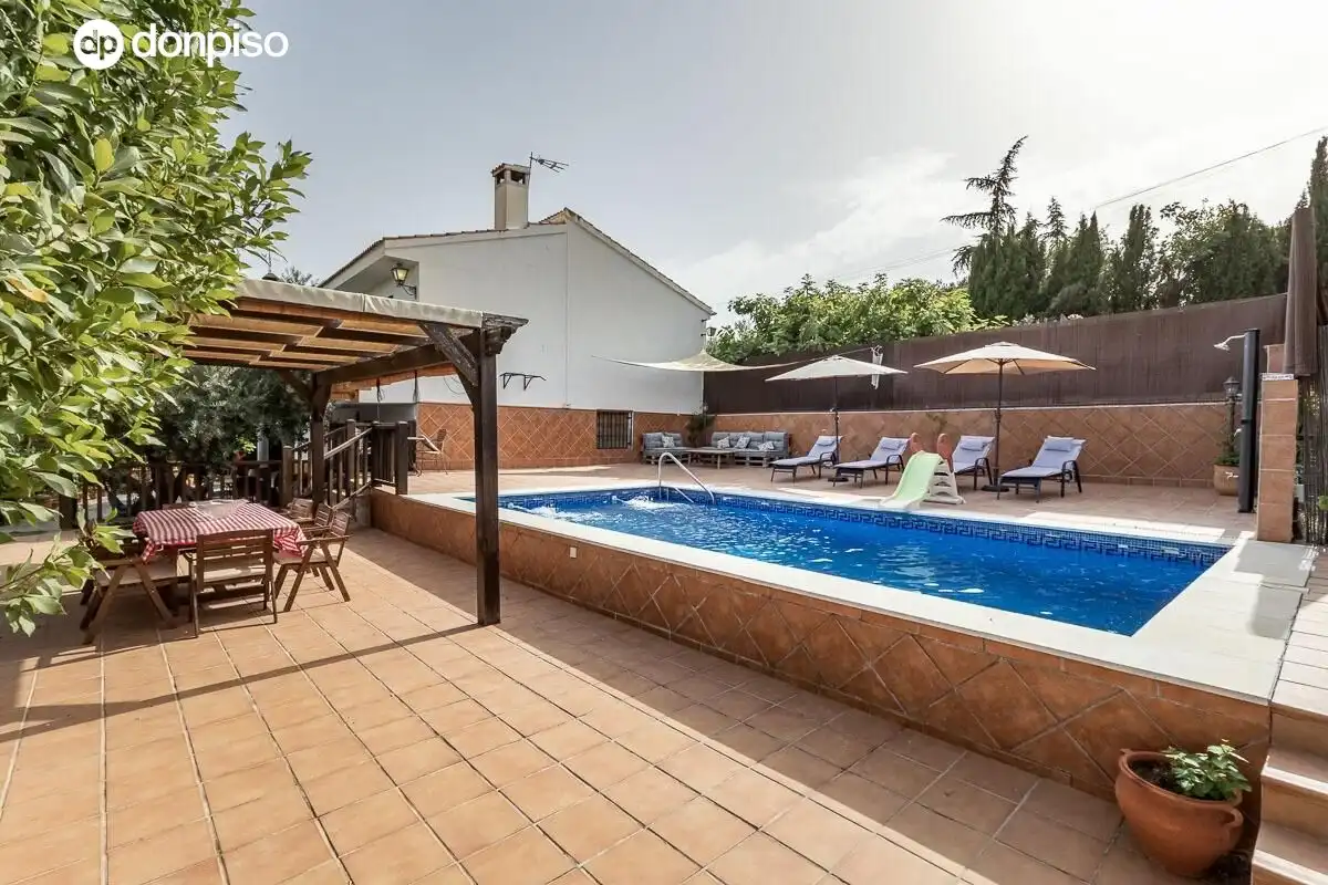 Xalet amb piscina en venda a Calle del Río Andarax