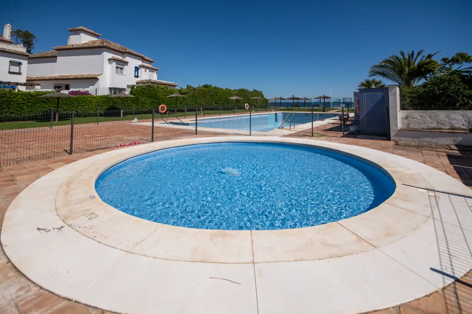 Piscina de Pis en venda en Estepona amb Aire condicionat, Calefacció i Terrassa