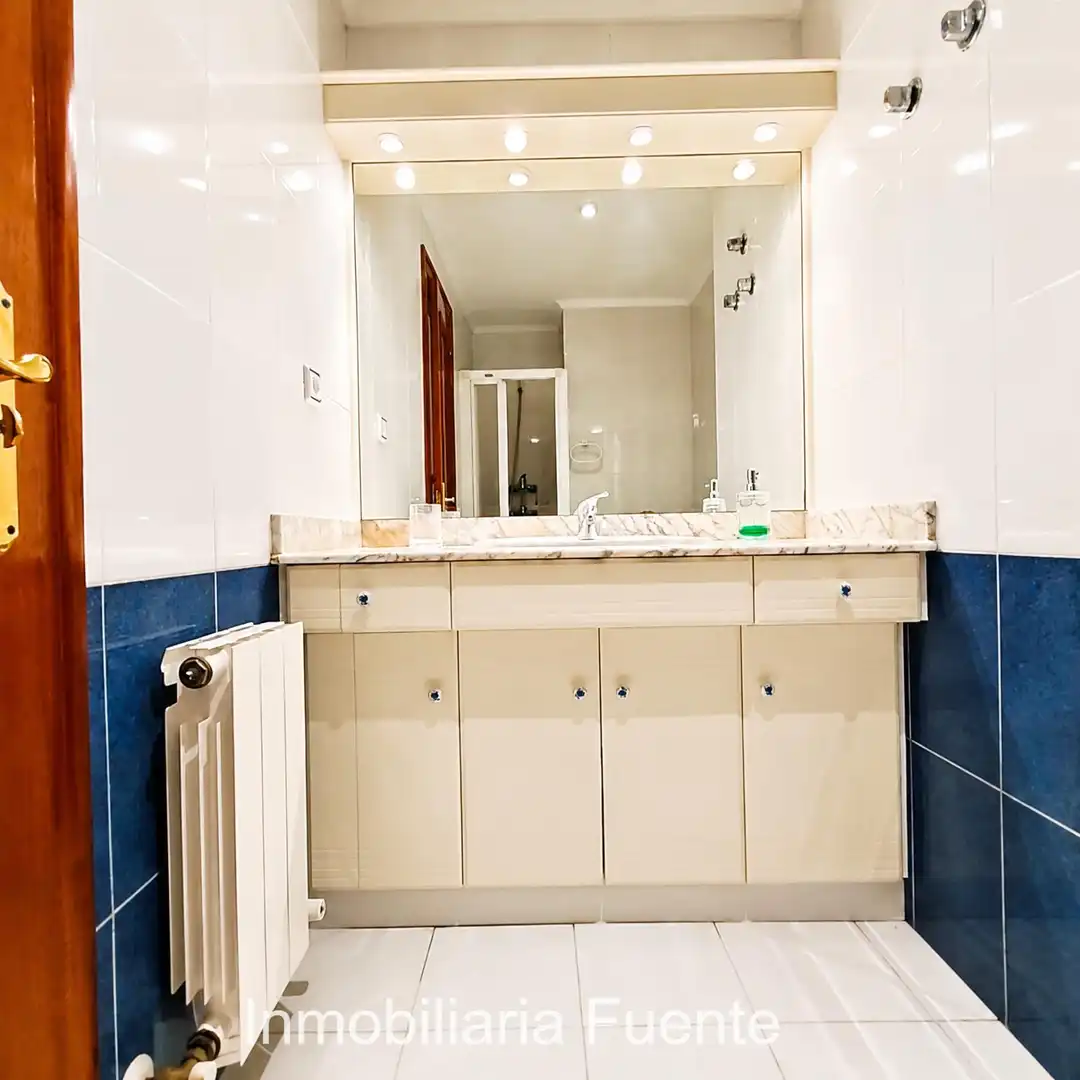 Badezimmer von Wohnung zum Verkauf in Zalla  mit Heizung, Abstellraum und Möbliert