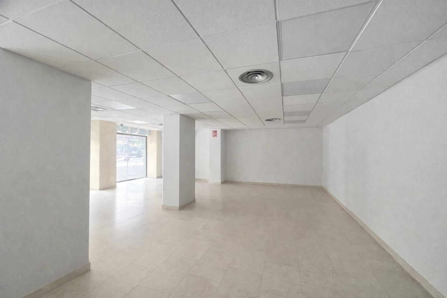 Local de alquiler en  Madrid Capital con Aire acondicionado y Amueblado