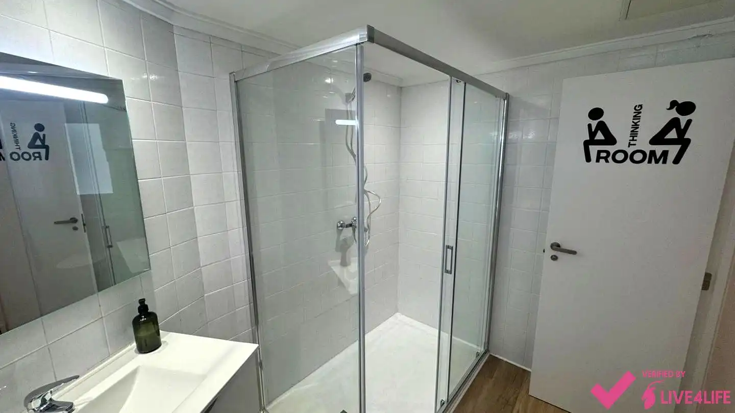 Baño de Piso para compartir en Valencia con Calefacción y Amueblado