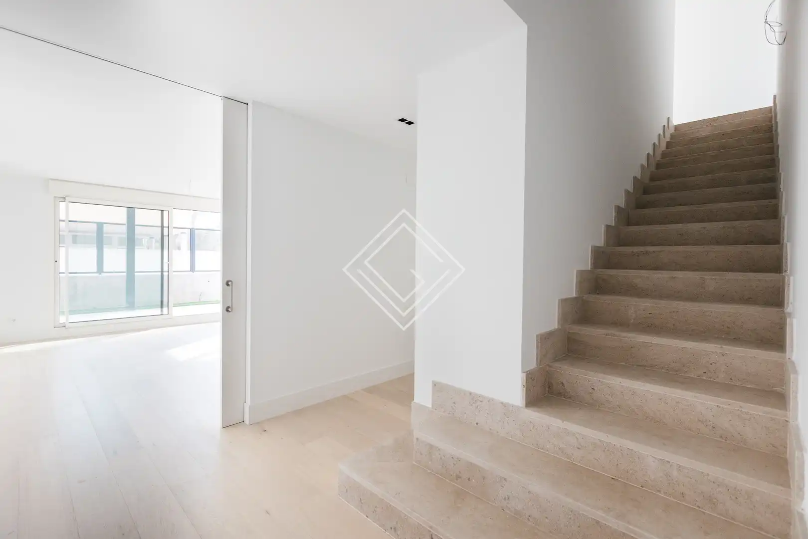 Dúplex en venta en Madrid con Aire acondicionado, Terraza y Trastero