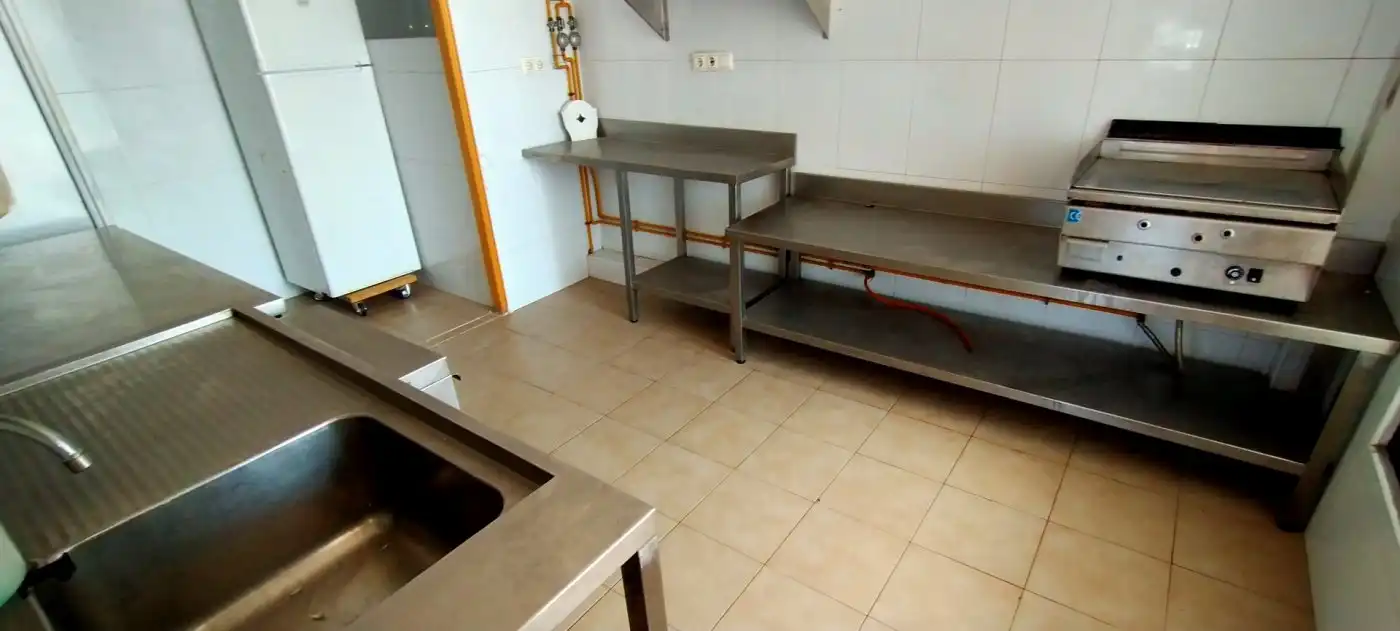 Cuina de Local en venda en Murcia amb Aire condicionat, Terrassa i Moblat