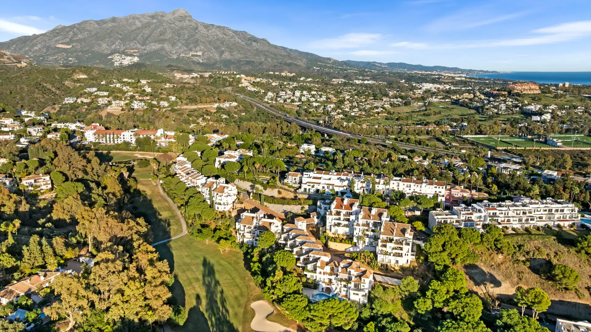 Exterior view of Apartments for sale in Benahavís  with Air Conditioner, Terrace and Swimming Pool