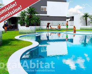 Swimming pool of Single-family semi-detached for sale in Oropesa del Mar / Orpesa  with Air Conditioner, Private garden and Terrace
