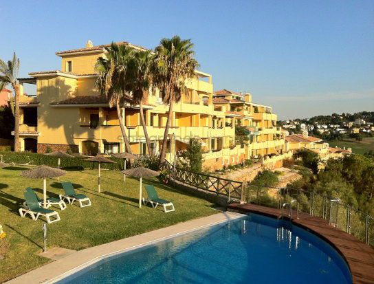 Exterior view of Apartment to rent in Sotogrande  with Air Conditioner, Heating and Terrace