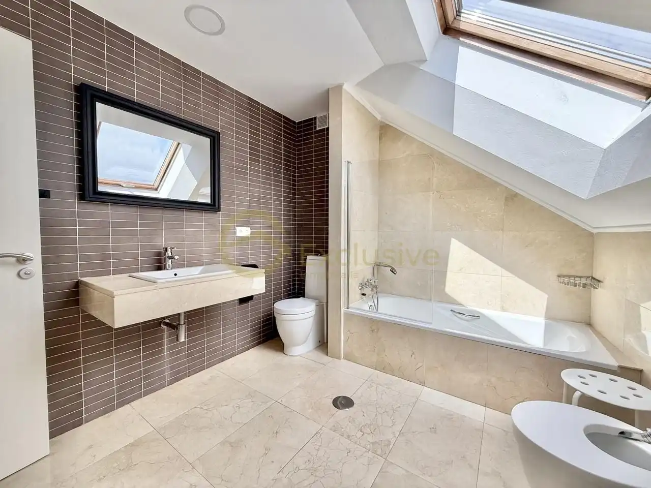 Baño de Casa o chalet en venta en Avilés con Calefacción, Parquet y Trastero