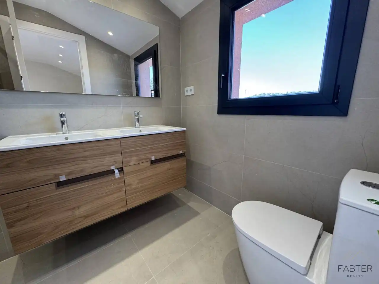 Baño de Dúplex en venta en Lliçà d'Amunt con Aire acondicionado, Calefacción y Parquet