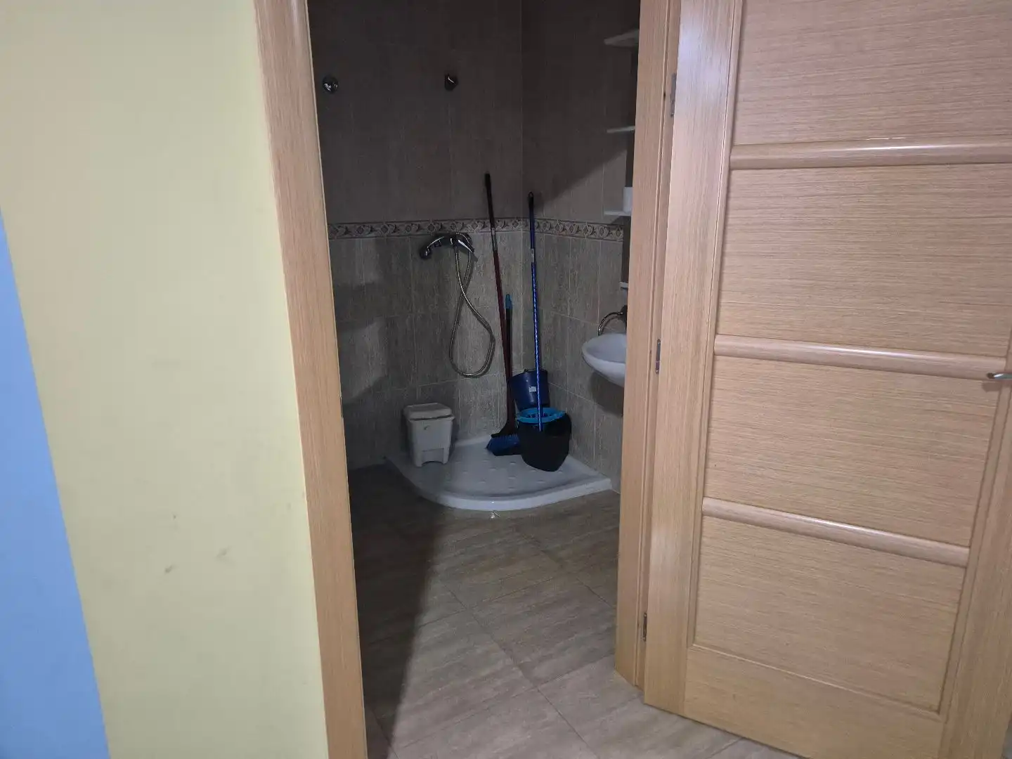 Badezimmer von Geschaftsraum zur Miete in Pedro Muñoz mit Klimaanlage