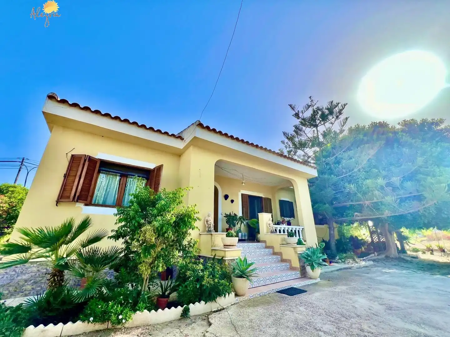 Vista exterior de Casa o xalet en venda en Daya Vieja amb Aire condicionat, Calefacció i Jardí privat