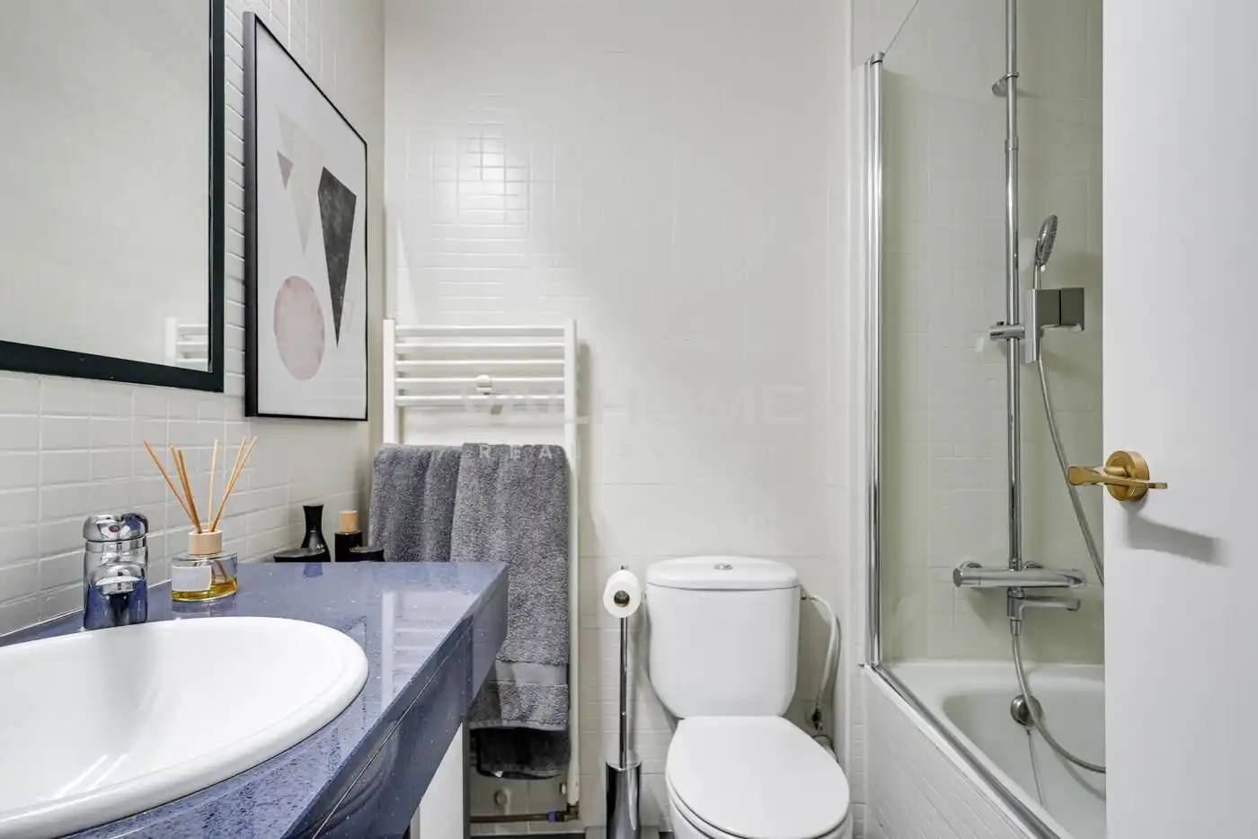 Badezimmer von Einfamilien-Reihenhaus zum Verkauf in Sant Cugat del Vallès mit Heizung, Privatgarten und Parkett