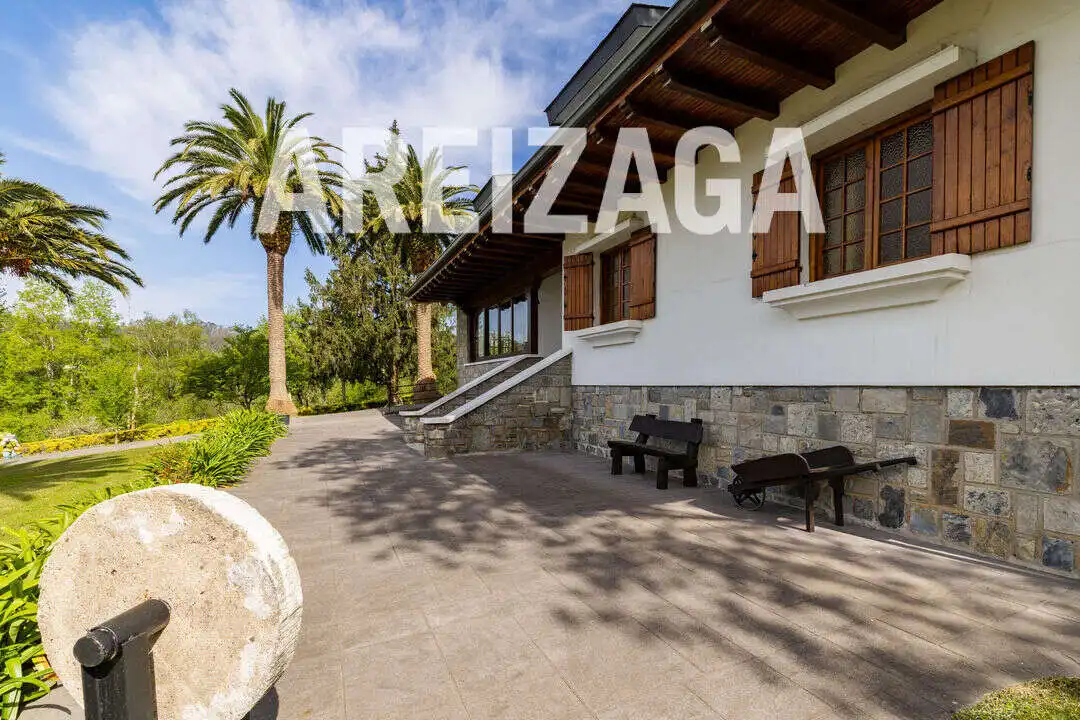 Vista exterior de Casa o chalet en venta en Errenteria con Calefacción, Terraza y Piscina