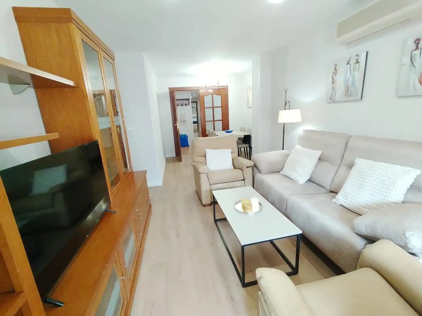 Living room of Flat for rent in Granada  with Air Conditioner, Heating and Furnished
