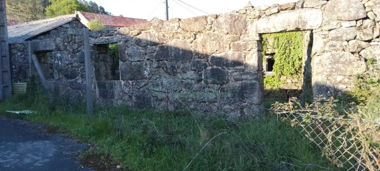 Vista exterior de Casa o chalet en venta en A Cañiza   con Calefacción y Jardín privado