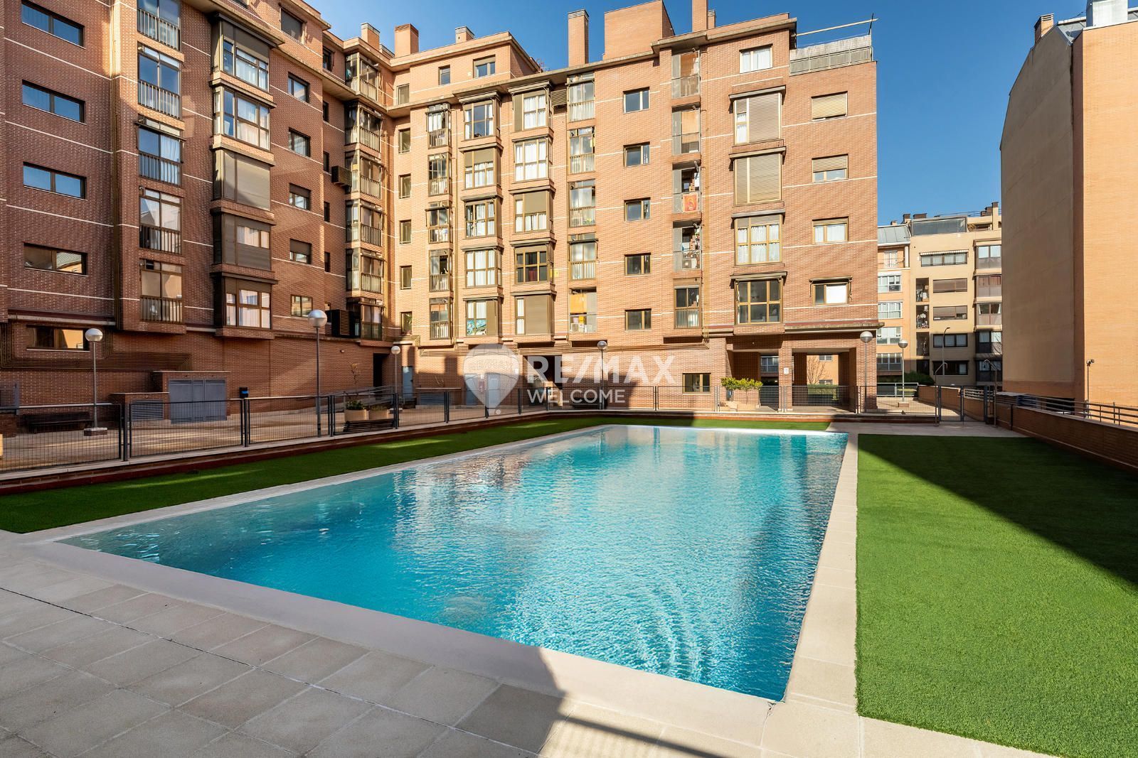 Piscina de Pis en venda en  Madrid Capital amb Calefacció, Traster i Piscina