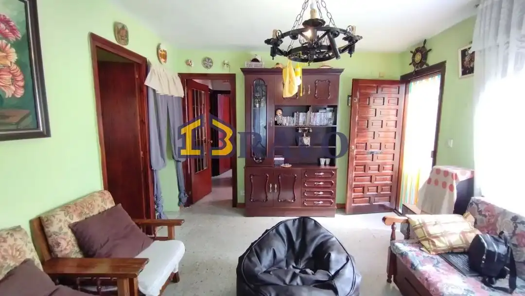 Sala d'estar de Casa o xalet en venda en Valle de Tobalina amb Calefacció, Jardí privat i Moblat