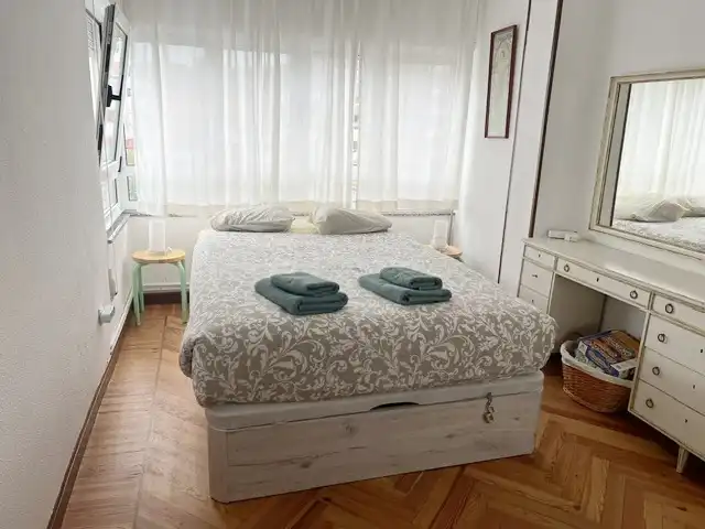 Bedroom of Flat for rent in Santander  with Heating, Parquet flooring and Furnished