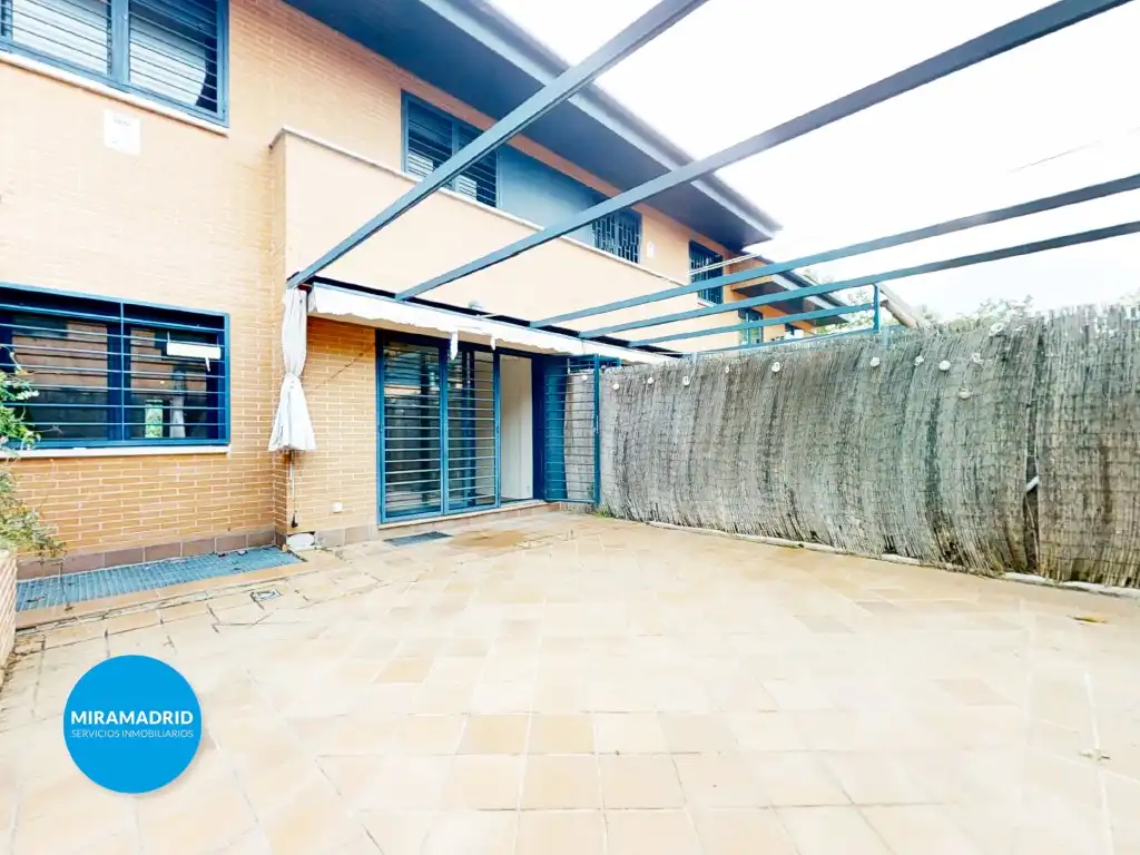 Terraza de Casa adosada en venta en Paracuellos de Jarama con Aire acondicionado