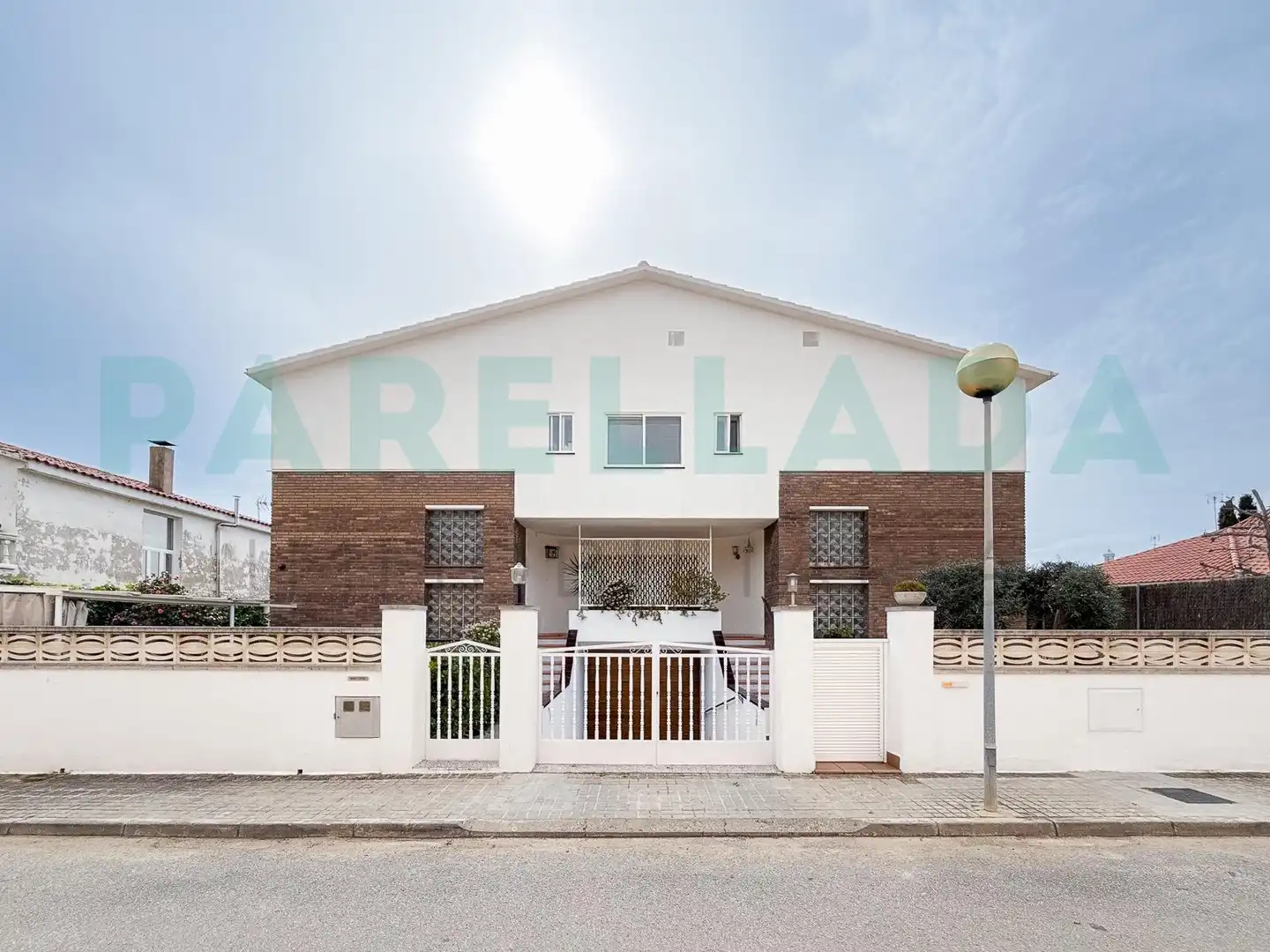 Vista exterior de Casa o chalet en venta en Badalona con Aire acondicionado, Calefacción y Jardín privado