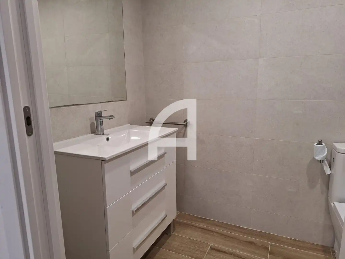 Bany de Pis de lloguer en Sant Feliu de Llobregat amb Aire condicionat, Calefacció i Terrassa