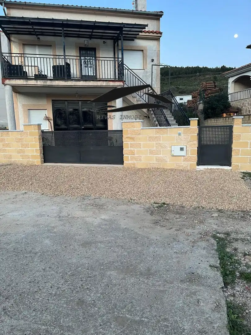 Aparcament de Casa o xalet en venda en Cepeda amb Aire condicionat, Calefacció i Traster