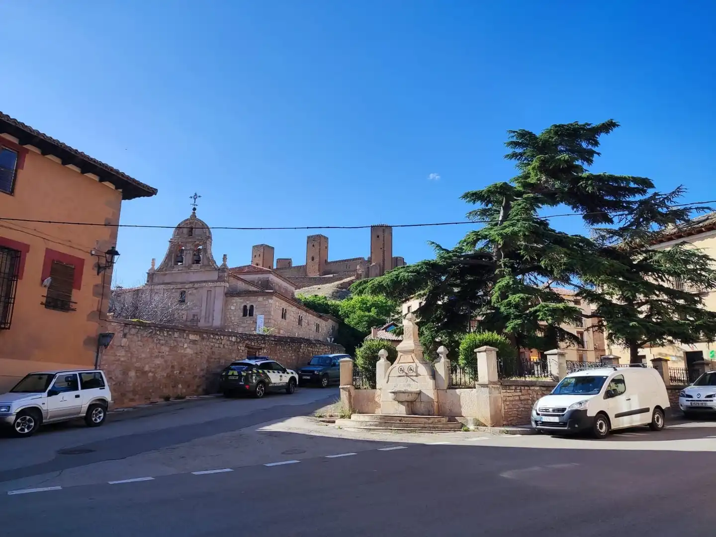 Außenansicht von Gebäude zum Verkauf in Molina de Aragón