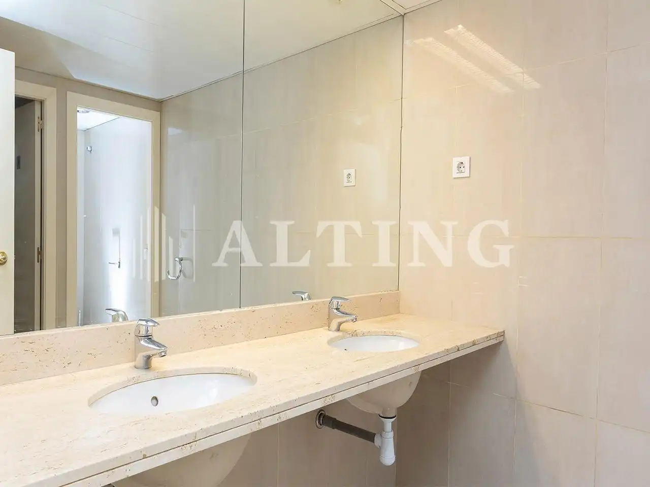 Office space with lift to rent in Gran Vía Corts Catalanes, imagen 8