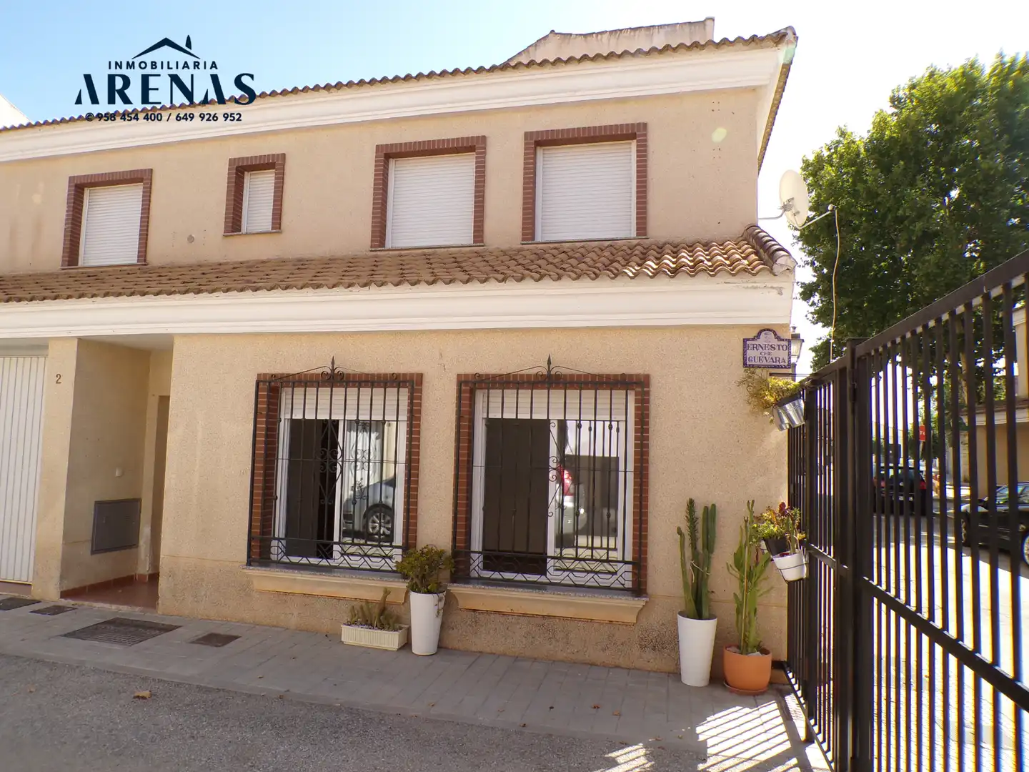 Xalet amb terrassa en venda a Calle Rio Darro