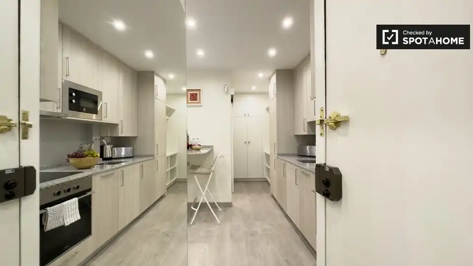 Cocina de Piso de alquiler en Barcelona con Aire acondicionado, Calefacción y Amueblado