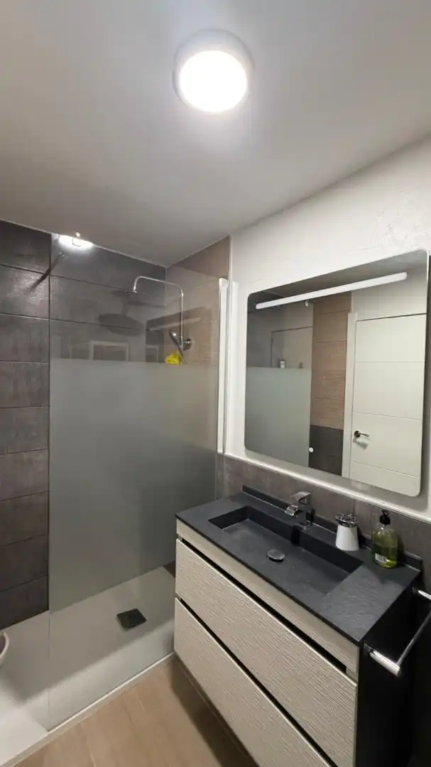 Badezimmer von Country house zum Verkauf in Benquerencia de la Serena mit Möbliert