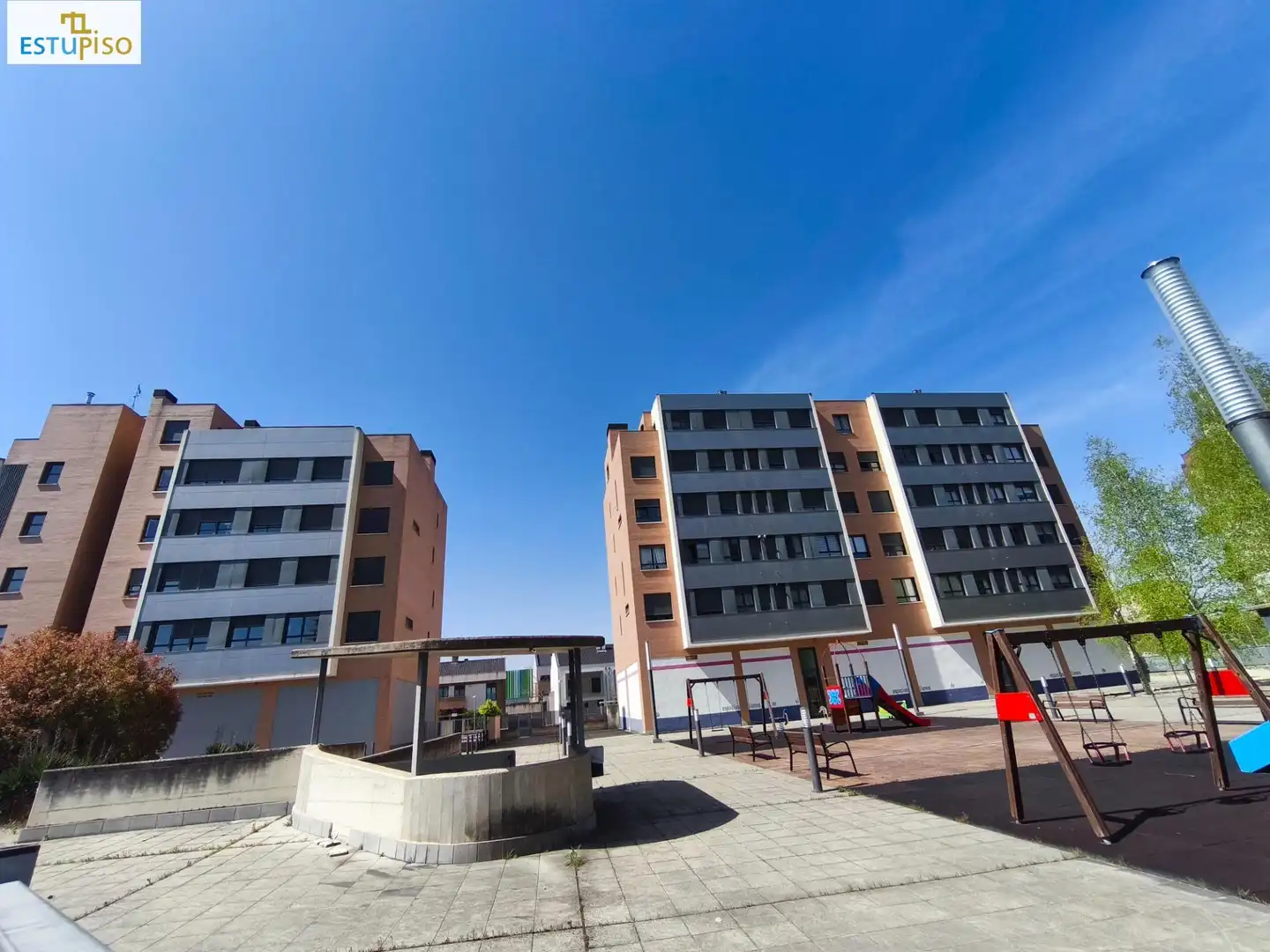 Vista exterior de Piso en venta en Vitoria - Gasteiz con Calefacción, Jardín privado y Terraza
