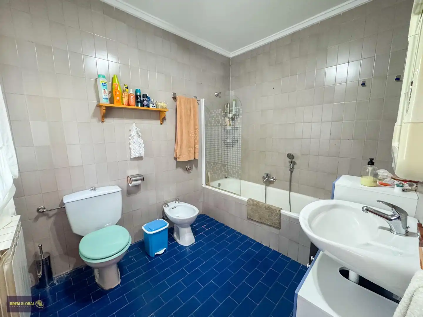 Bathroom of Houses for sale in La Cabrera  with Private garden, Terrace and Swimming Pool