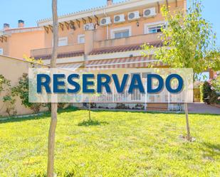 Jardí de Casa adosada en venda en Talavera de la Reina amb Aire condicionat i Terrassa