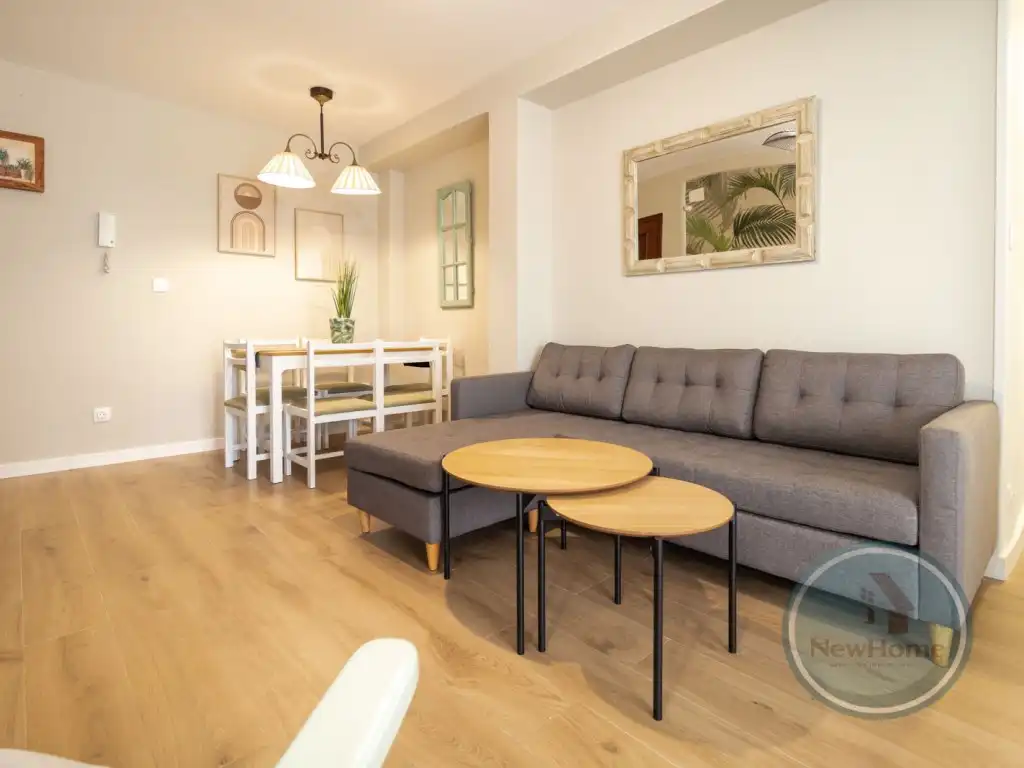 Sala d'estar de Pis de lloguer en Santa Pola amb Aire condicionat, Jardí privat i Moblat
