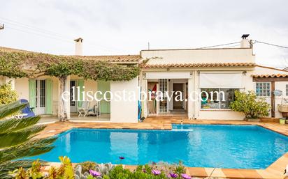 Exterior view of House or chalet for sale in L'Escala  with Terrace and Swimming Pool