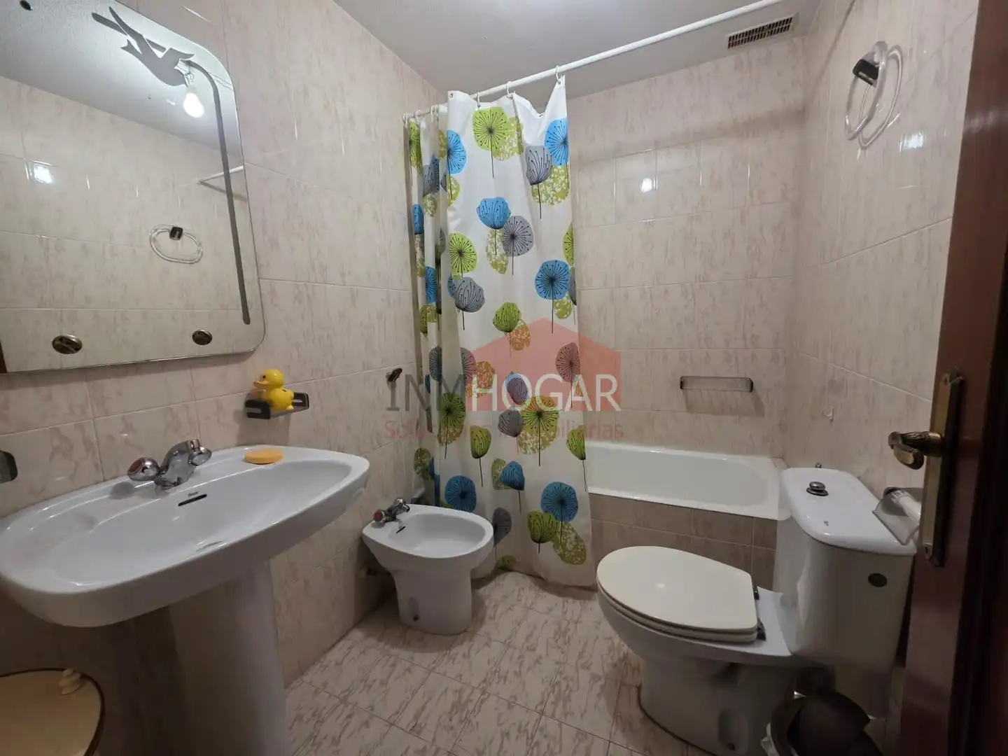 Baño de Piso de alquiler en Ávila con Parquet, Terraza y Trastero