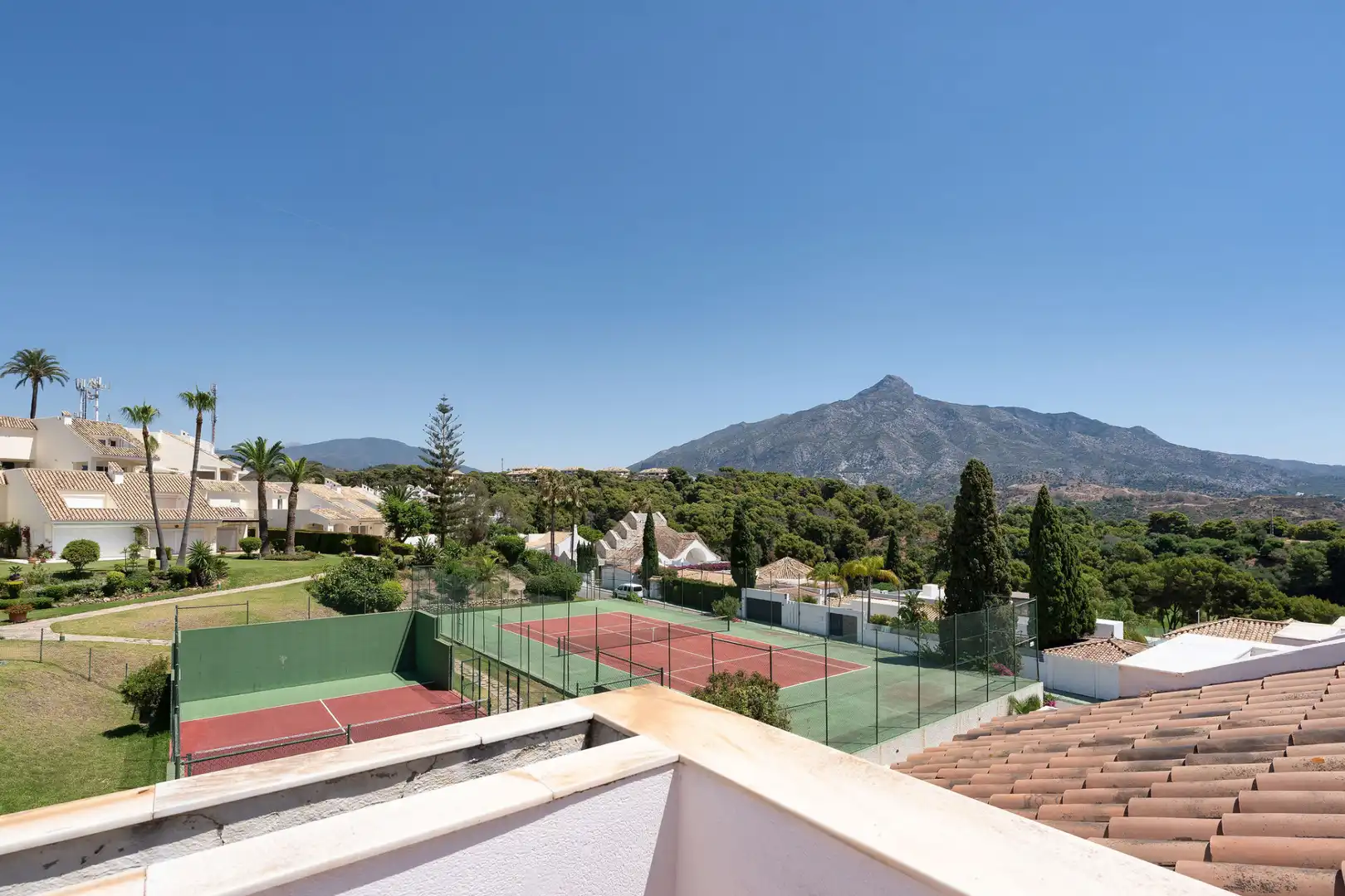 Jardín de Casa adosada en venta en Marbella con Aire acondicionado, Terraza y Piscina
