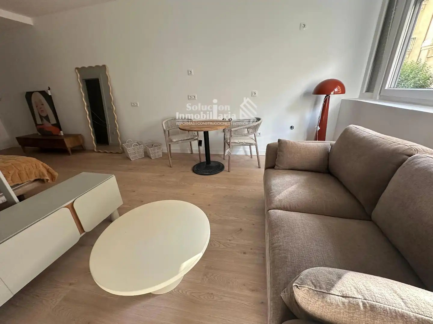 Sala d'estar de Estudi en venda en Salamanca amb Calefacció i Traster