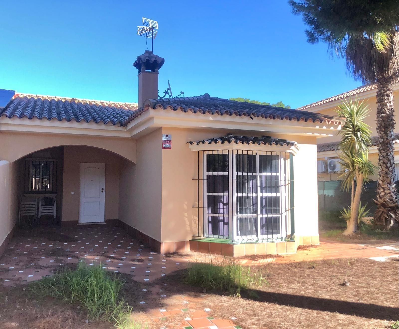 Vista exterior de Casa o xalet en venda en Chiclana de la Frontera