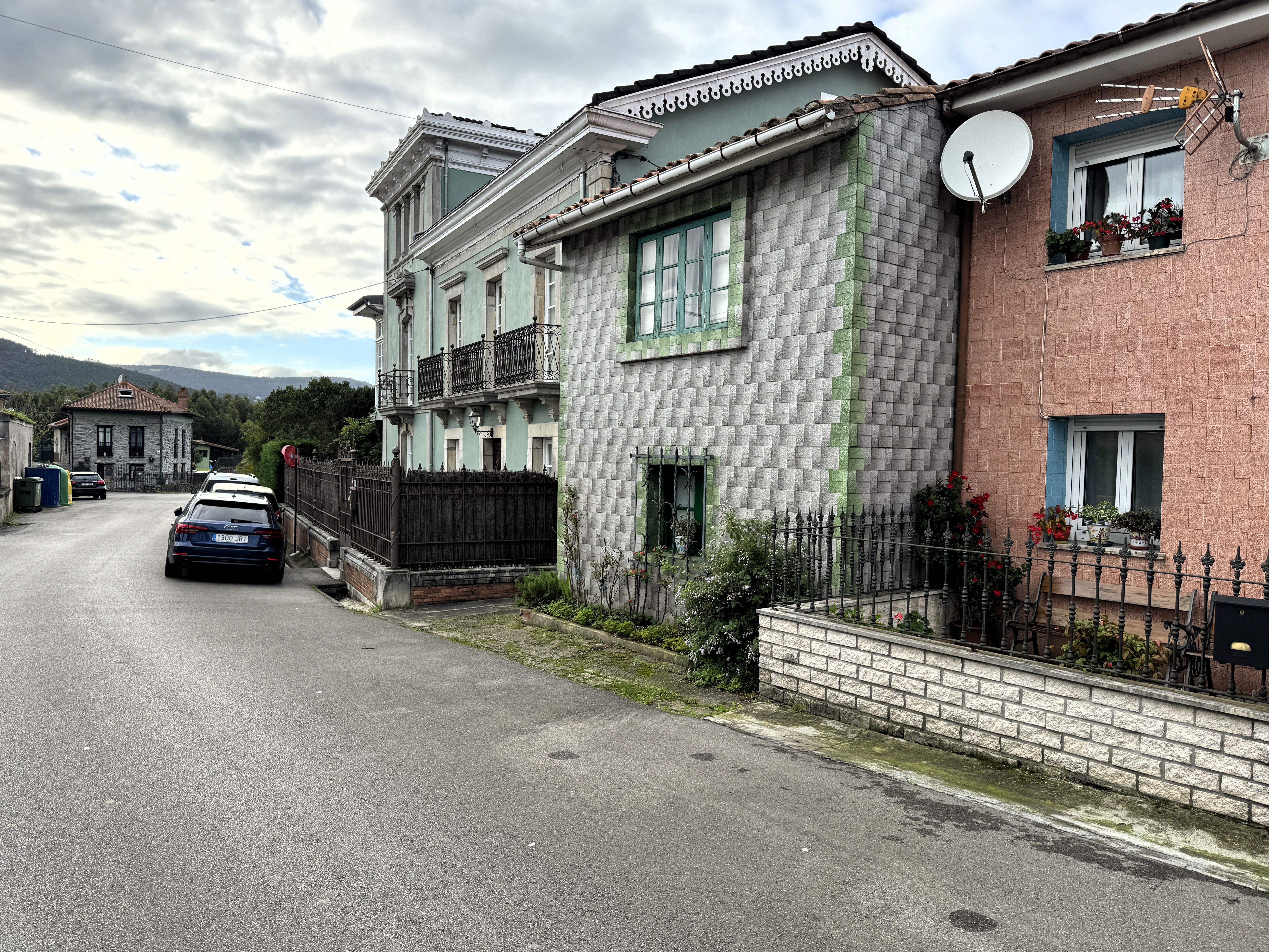 Exterior view of House or chalet for sale in Soto del Barco  with Heating, Parquet flooring and Terrace