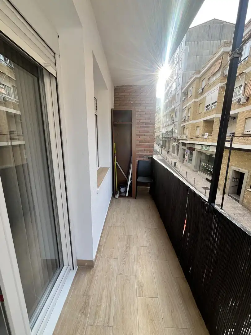 Terrassa de Pis de lloguer en Plasencia amb Aire condicionat, Terrassa i Moblat