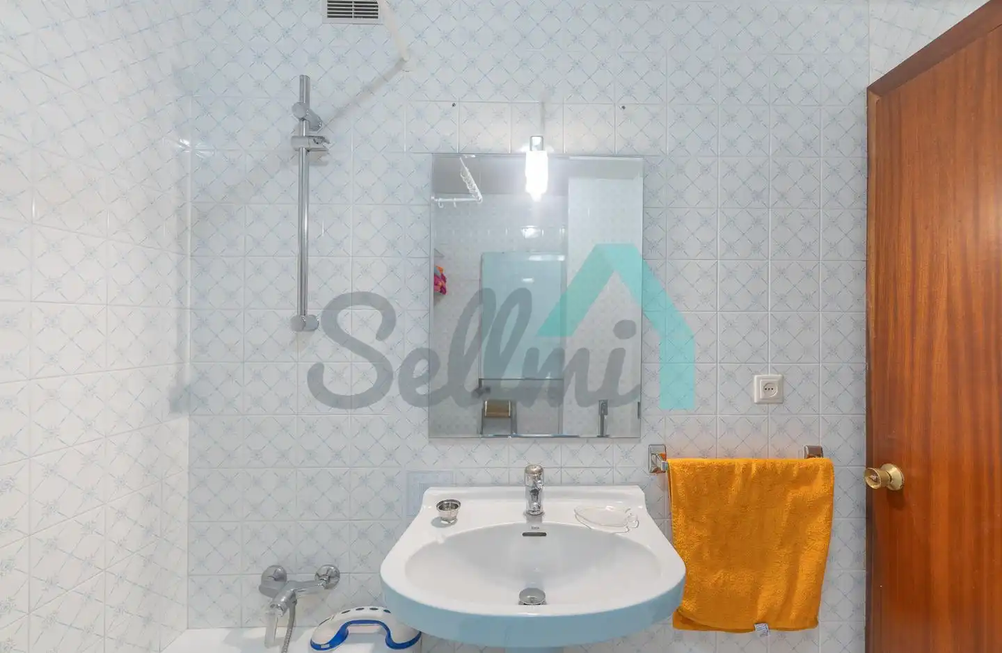 Badezimmer von Wohnung zur Miete in Castrillón mit Heizung, Parkett und Terrasse