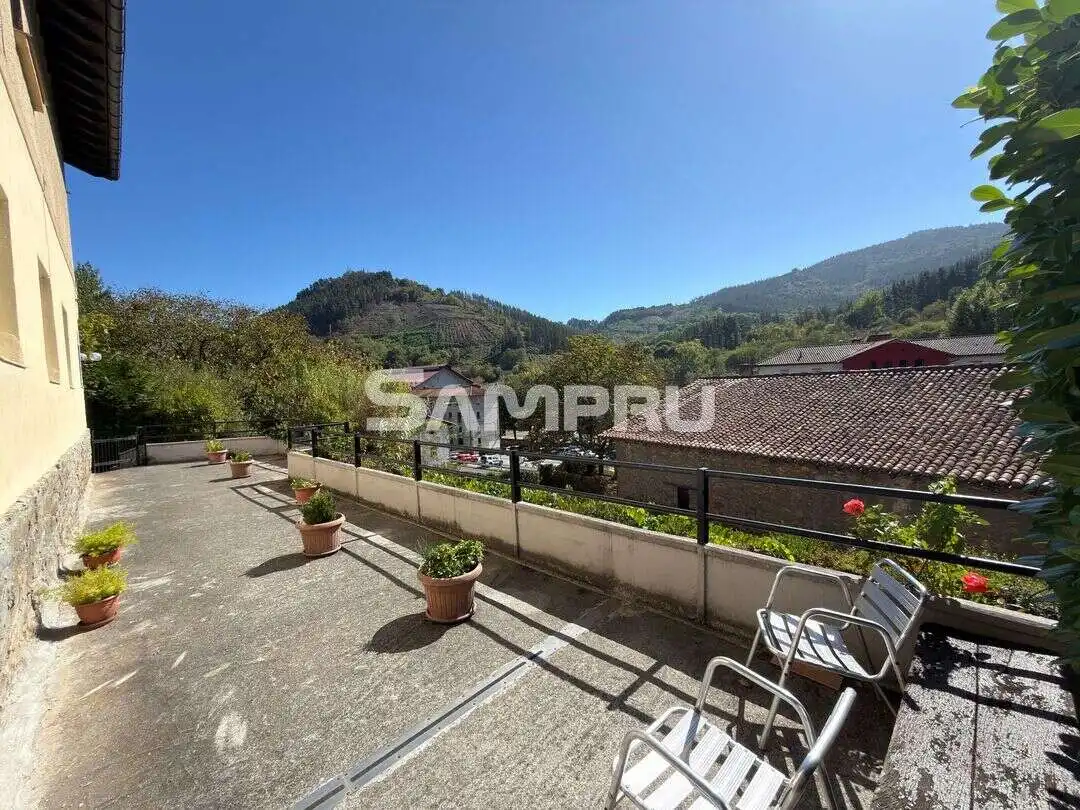 Appartamento con terrazza in vendita a Bergara