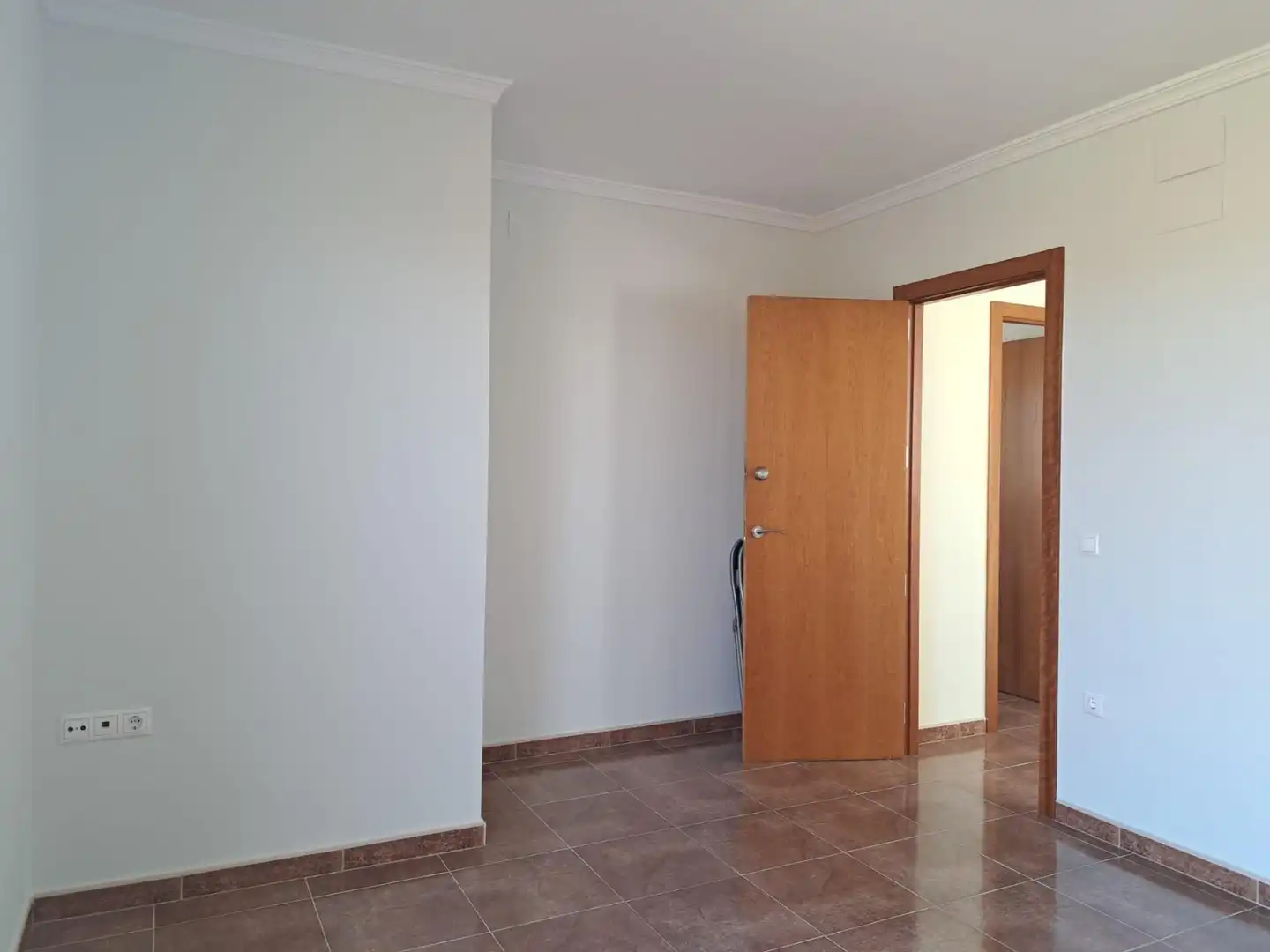 Casa adosada en venta en Requena con Calefacción, Terraza y Trastero