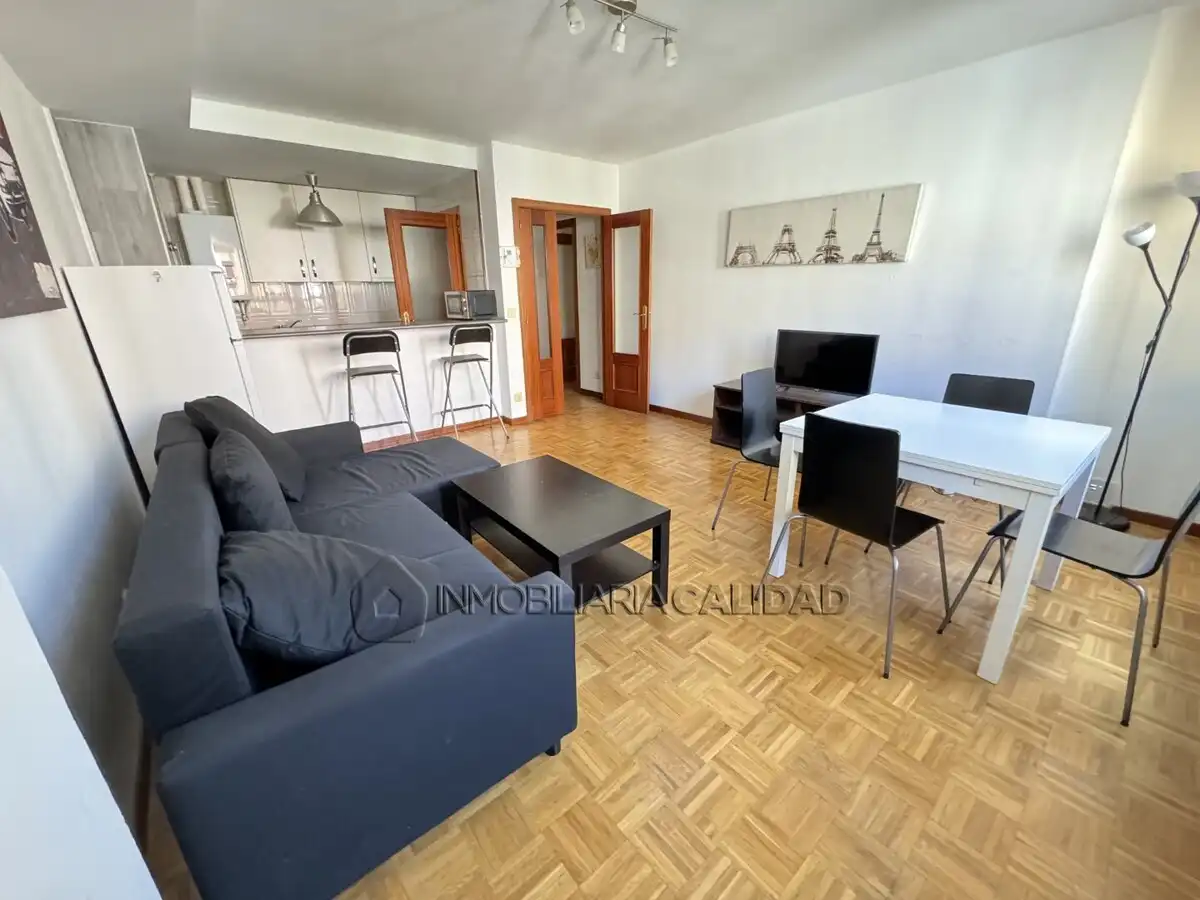 Sala de estar de Piso de alquiler en Burgos con Calefacción, Trastero y Amueblado